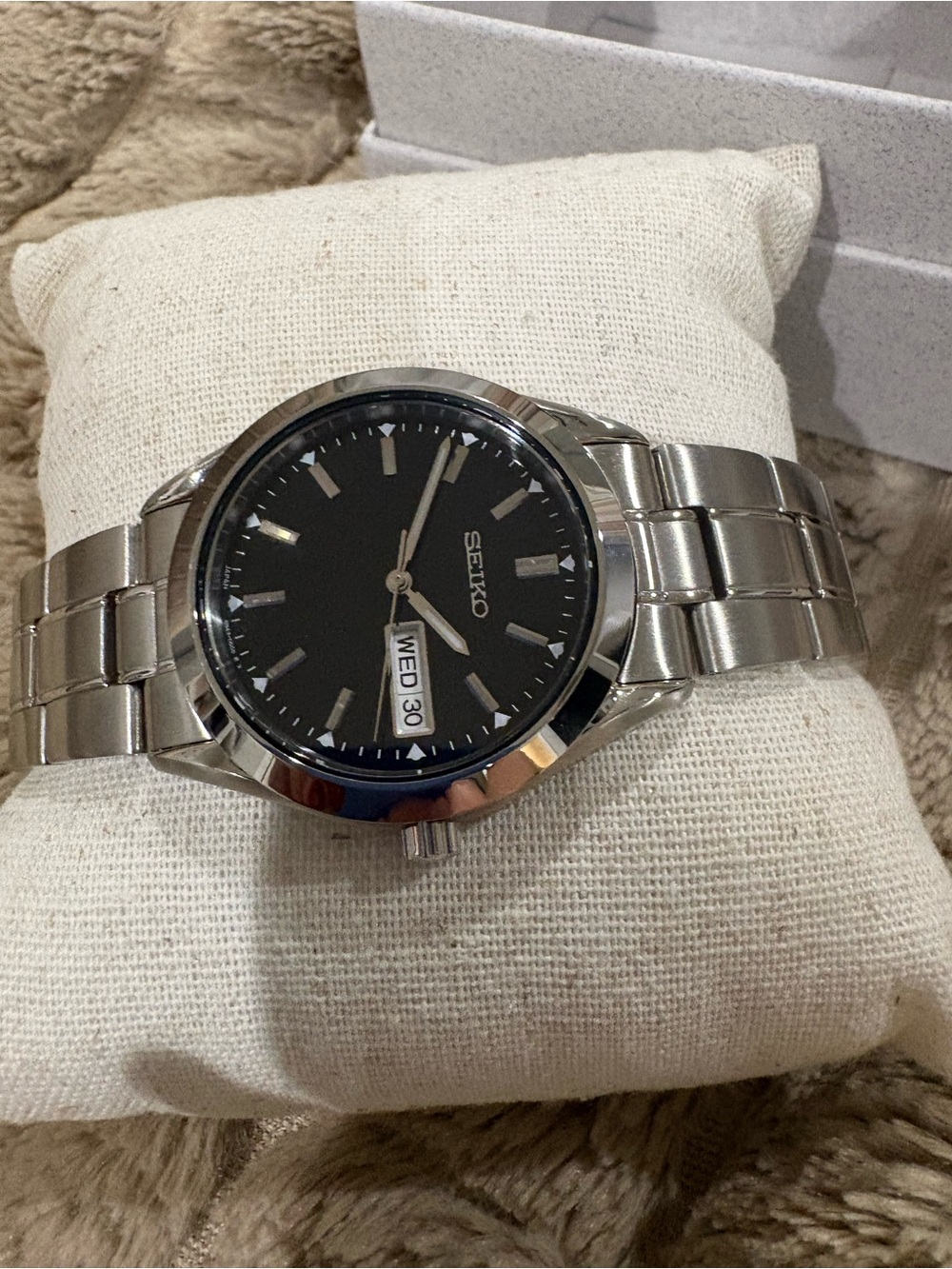 Seiko Silver Stainless Watch with Black Dial - Picture 2 of 4